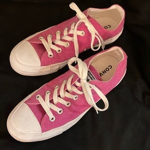 COPY - Converse All-Star Pink size 8. Show your support for Breast Cancer aware…